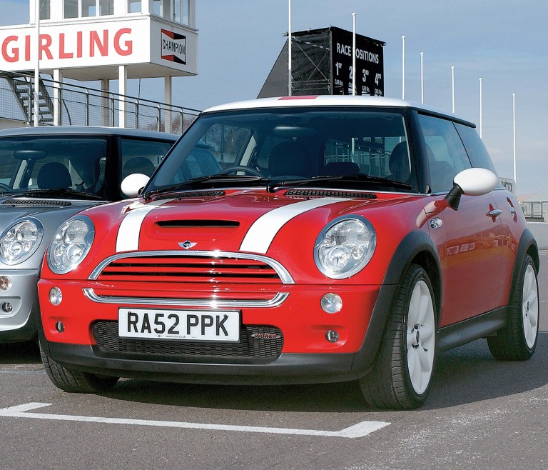 MINI Cooper S – John Cooper Works MINI Cooper