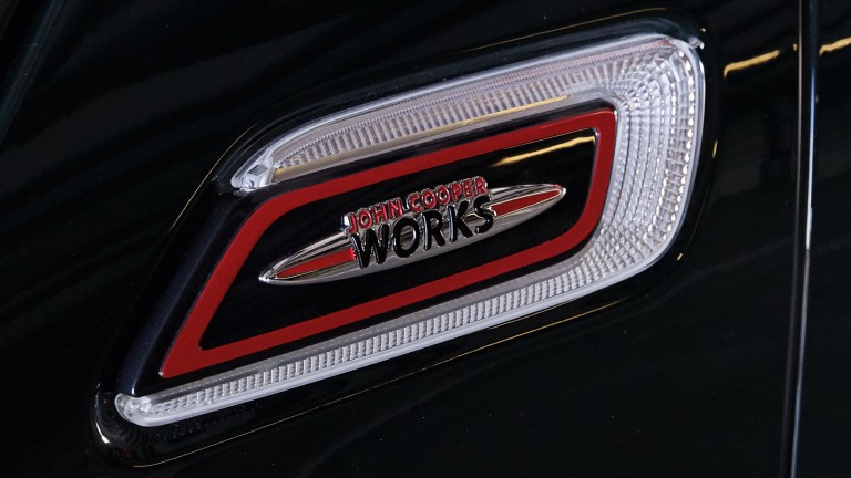 MINI John Cooper Works – side scuttles – значок JCW